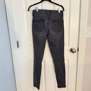 GAP Women’s size 28/6T True Skinny High Rise Jeans black wash